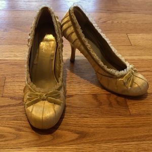 Vintage Princess Heels with Lace and Rouged Edging